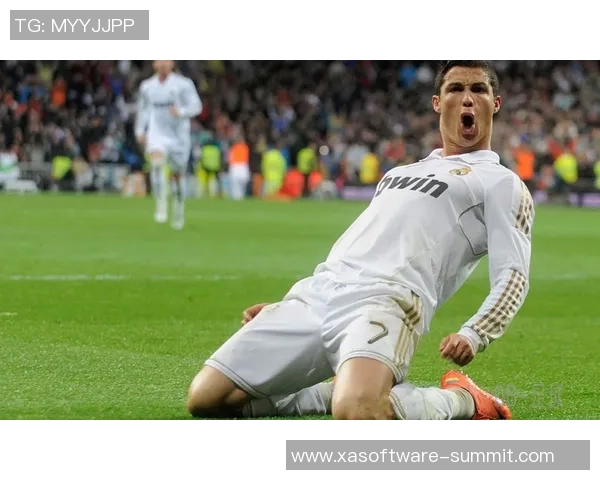 四大足球球星动态壁纸合集 震撼呈现梅西C罗内马尔姆巴佩精彩瞬间